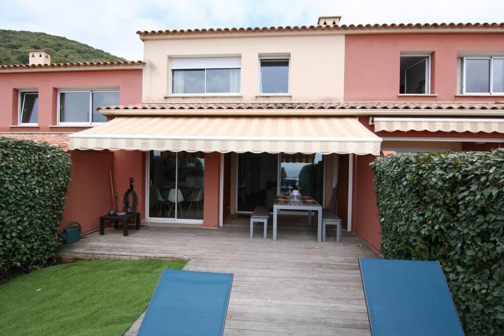 Ajaccio Maison Bord De Mer Dans Residence Avec Piscine Exterior photo